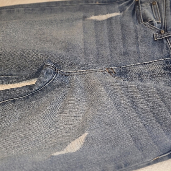 Altar'd State Straight Leg Distresses SALLY style, Stretch Jeans Size 7 - Picture 5 of 11